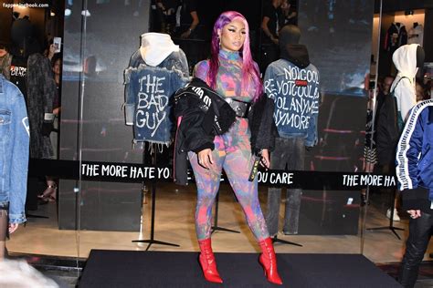 Nicki Minaj Nude The Fappening Photo 412756 FappeningBook