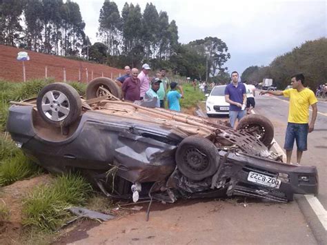 G Batida Arranca Motor De Carro E Deixa Em Estado Grave Na Br