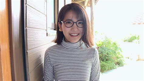 萌尻に甘噛み 佐々木萌香 bikini model jp