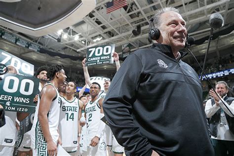 Izzo Claims 700th Victory In Michigan States 81 62 Romp Over Michigan