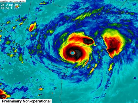 Harvey Toca Tierra En Texas Como Un Súper Huracán Categoría 4