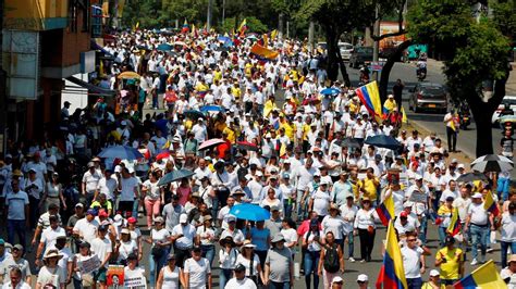 Fotos Avanzan Las Protestas De La Oposición Colombiana Contra El