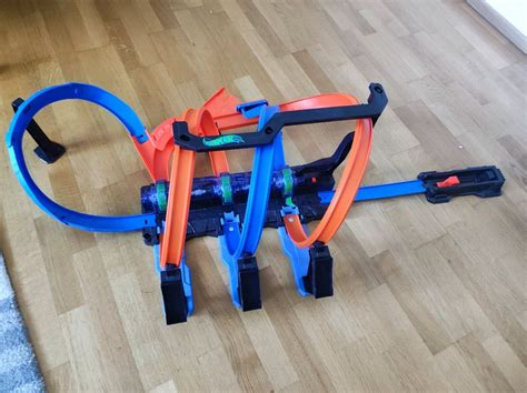 Hot wheels Rennbahn Korkenzieher Crash Set Gebraucht in Glattfelden für CHF mit Lieferung