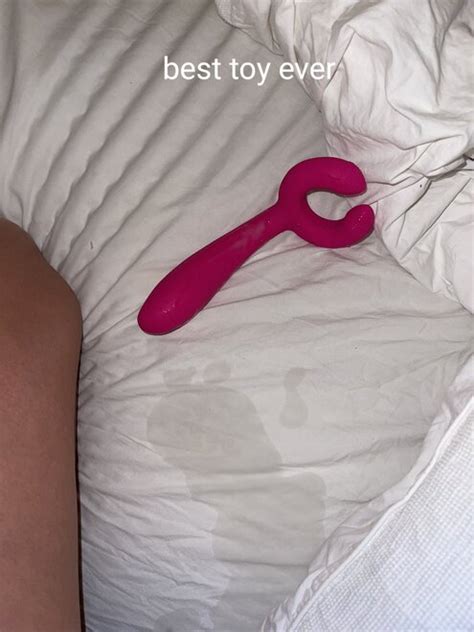 Lily Daisy Phillips Peachy Babe GC7K MnWkAAoNg Large Porn Pic