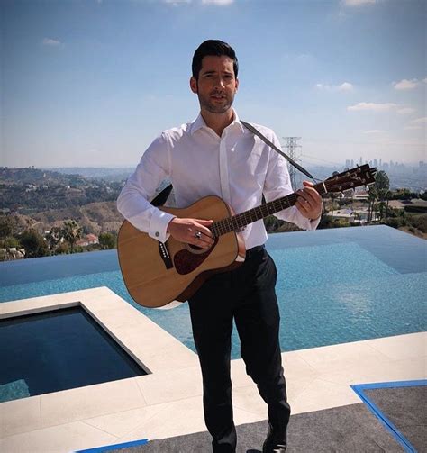 lucifer season 5 coming sur Instagram : Tom playing guitar BTS!! #tomellis #BTS #lucifer | Tom ...