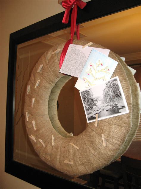 Susan Snyder: BURLAP WREATH CHRISTMAS CARD HOLDER