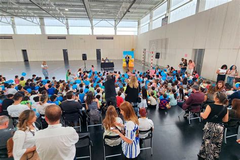 Câmara apresenta livro que aborda a relação das famílias o cão