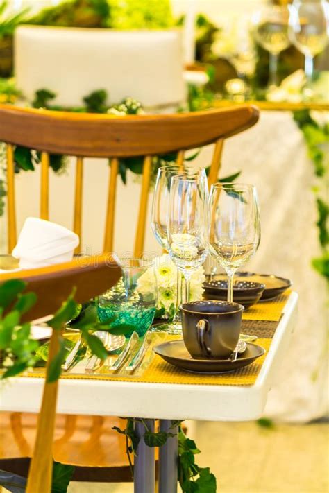 Concepto De Lujo Del Ajuste De La Tabla De Cena Del Banquete De Boda