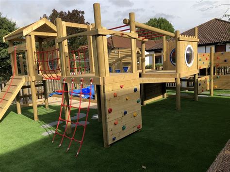 How Students Can Benefit From Wooden Play Equipment