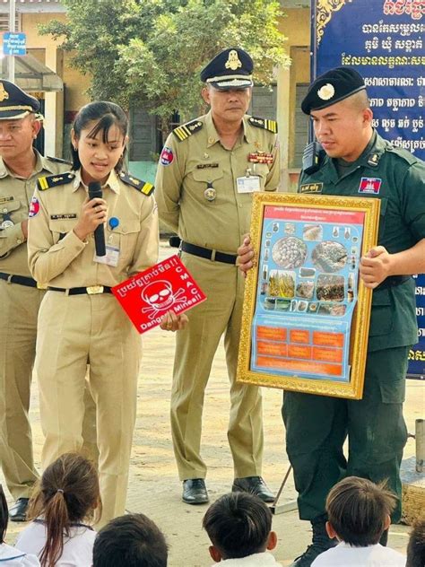 Poipet City Police Educate Teachers and Students on All Kinds of ...