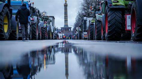 Bauern Protest In Berlin Polizei Nimmt Mehrere Personen Fest