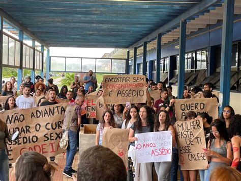 Alunas Da Medicina Da Ufop Protestam Contra Ass Dio E Pedem Exonera O De Professor