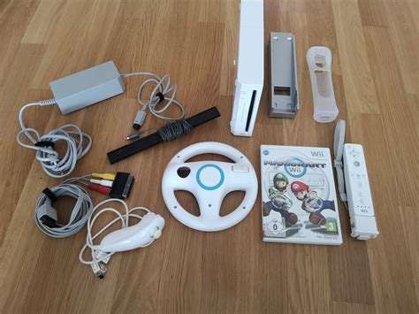 Nintendo Wii mit Lenkrad Mario Kart und Zubehör Kaufen auf Ricardo