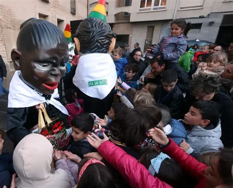 Presentaci N De Los Nuevos Cabezudos Del Barrio De San Mart N De Huesca