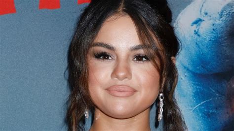 Selena Gomezs React To Justin Bieber And Hailey Baldwins Wedding—wow Stylecaster