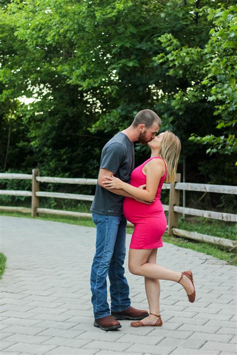 Maternity Photoshoot For Couples At Merideth Murr Blog