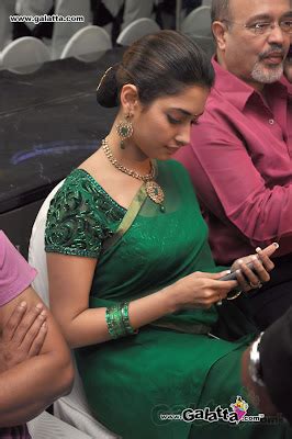 Actress Tamanna Saree Pics Hot Desi Actress Stlls