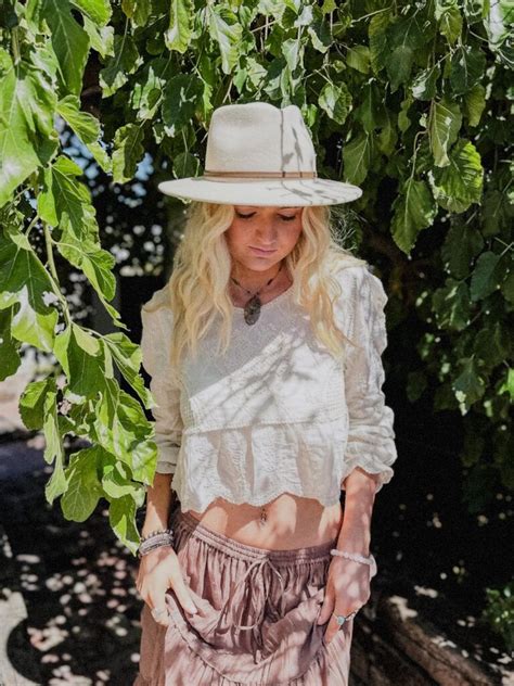 TOP JA LUCY WHITE Naked Gypsy