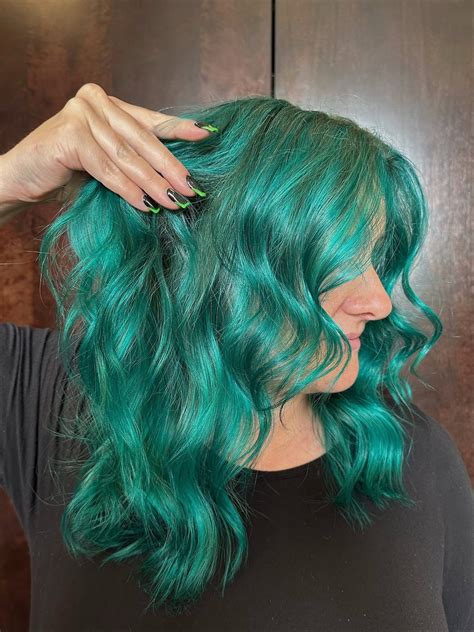 cool teal hair inspirations    stunning statement