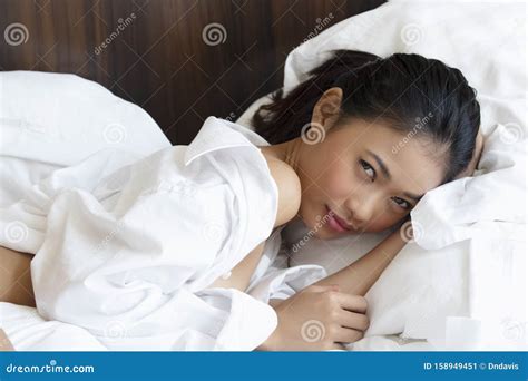 Beautiful Asian Woman Posing Nude On White Sheets Stock Image Image Of Female Nudity 158949451