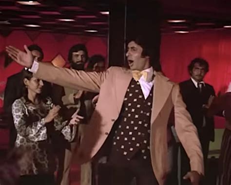 Most Iconic Onscreen Looks Of Amitabh Bachchan Desiblitz