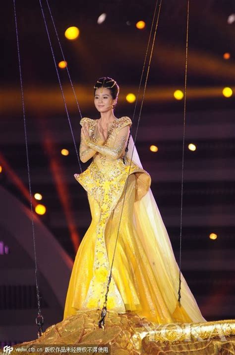 Soi nhan sắc Nữ thần Kim Ưng hot nhất lịch sử Cbiz