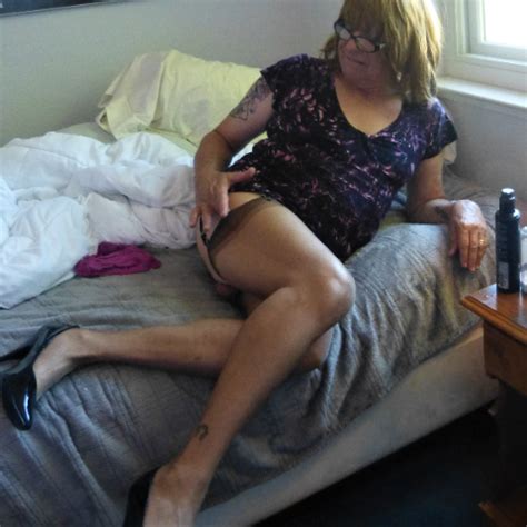 Bobbie Shows Us How To Change Nylons Gay Porn Xhamster Xhamster