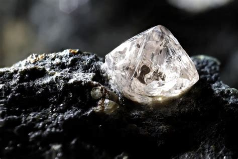 Čo Je Diamant Všetko čo By Ste O ňom Mali Vedieť Loretta®