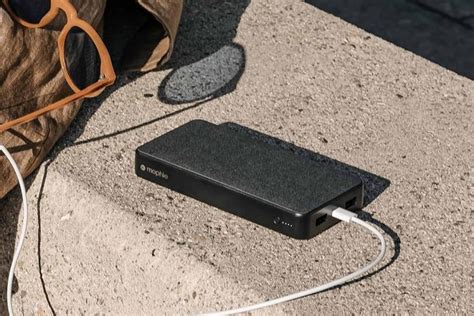 Mophie Powerstation XXL review: This is the portable battery you're ...