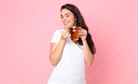 Premium Photo Pretty Young Woman Holding A Beer Pint