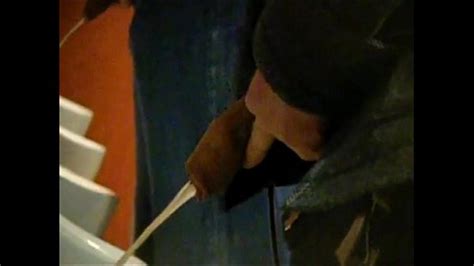 Espiando A Los Hombres Orinando Vid5 XVIDEOS