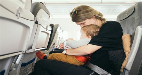 Viagem De Avião Com Bebê Gol - Viajar de avião com bebê: dicas para passear tranquilo