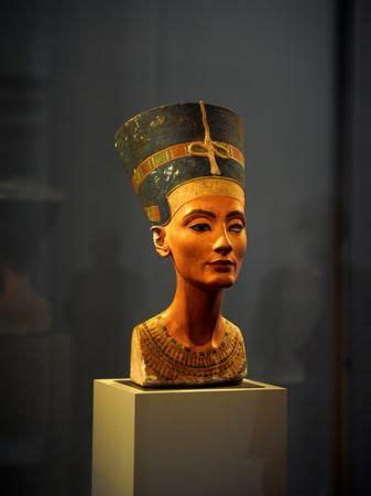 Nombre Busto de Nefertiti Autor Tutmose Época Arte Egipcio en el