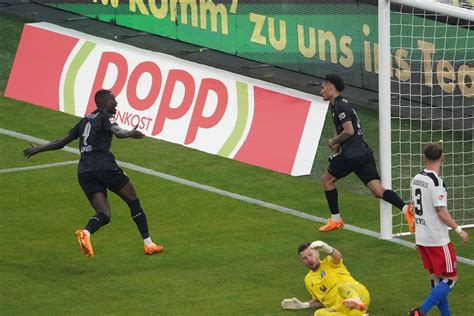 Relegation Aus Der Aufstiegstraum Vom Hsv Vfb Stuttgart Bleibt