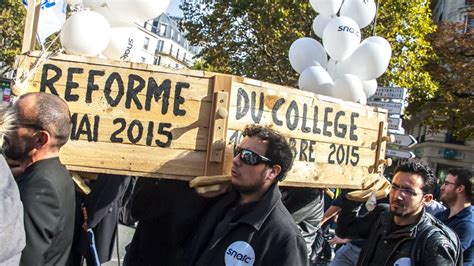 Contre La Réforme Du Collège Des Milliers De Profs Manifestent à Paris