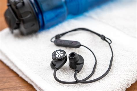 The best wireless workout headphones | DeviceDaily.com