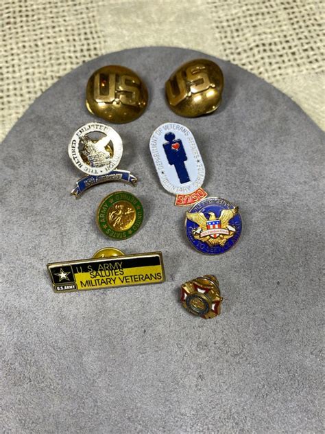 Vintage Us Military Pins