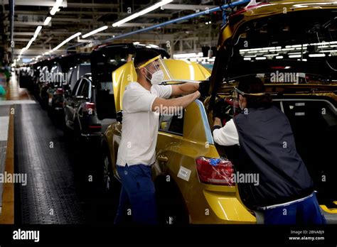 Planta De Ensamblaje Automotriz Fotograf As E Im Genes De Alta