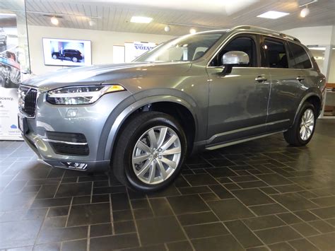 Volvo Image Gallery: 2016 Volvo XC90 T6 AWD Momentum Plus Osmium Grey Met