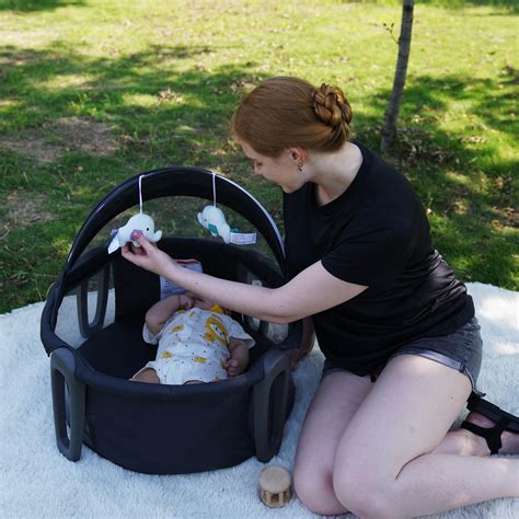 Snapklik Pamo Babe Portable Bassinet And Play Space On The Go