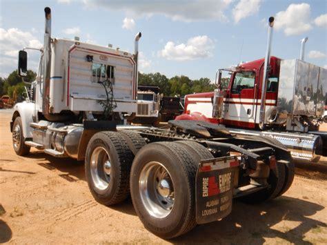 2021 Freightliner 122sd Day Cab Truck