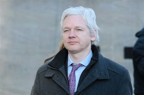 On This Day Aug 16 Ecuador Grants Asylum To Julian Assange