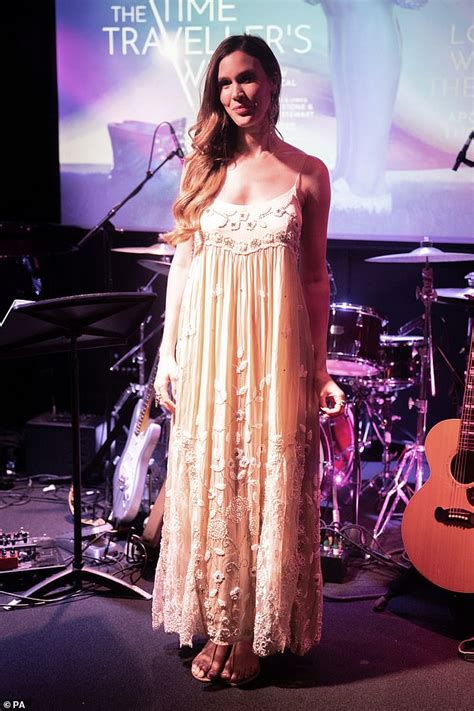 Joss Stone Takes To The Stage In A Pretty Cream Floral Dress As She