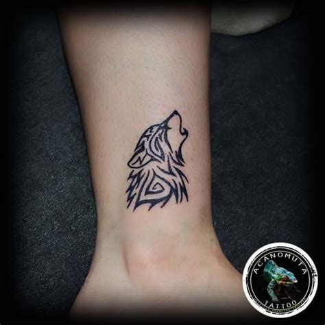 Les 100 Plus Beaux Tatouages Loup Pour Femme Small Wolf Tattoo Wolf