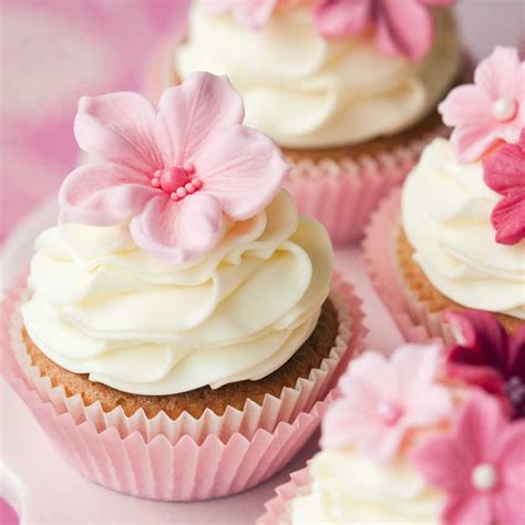 Recipe Pink Champagne Cupcakes Easy Weddings