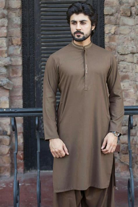 Pin by Ahmed on عبايات رجالي Mens kurta designs Boys kurta design