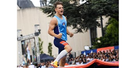 Athlétisme Pour sa rentrée en saut à la perche le champion de France