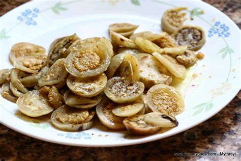 Yum! Yum! Yum!: Thai White Eggplant Stir Fry