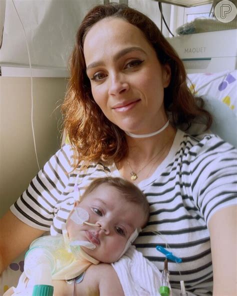 Filha de Juliano e Letícia Cazarré passa por quinta cirurgia dias após