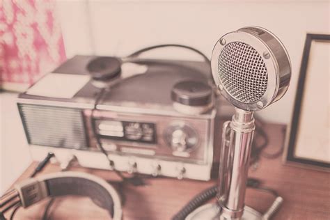 La Radio Un Medio De Comunicación Tradicional Que Sigue Enamorando A Oyentes En Plena Era